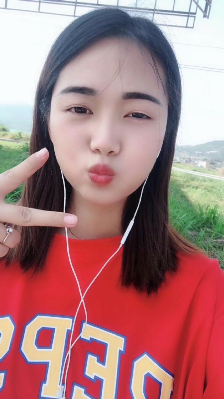 深拥必定温暖的第一张照片--杭州相亲服务中心