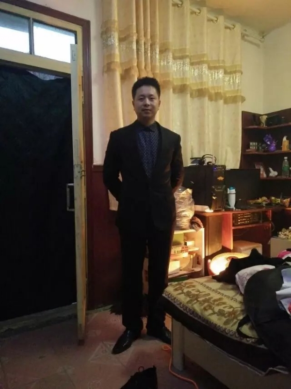 亮亮的第一张照片--杭州相亲服务中心