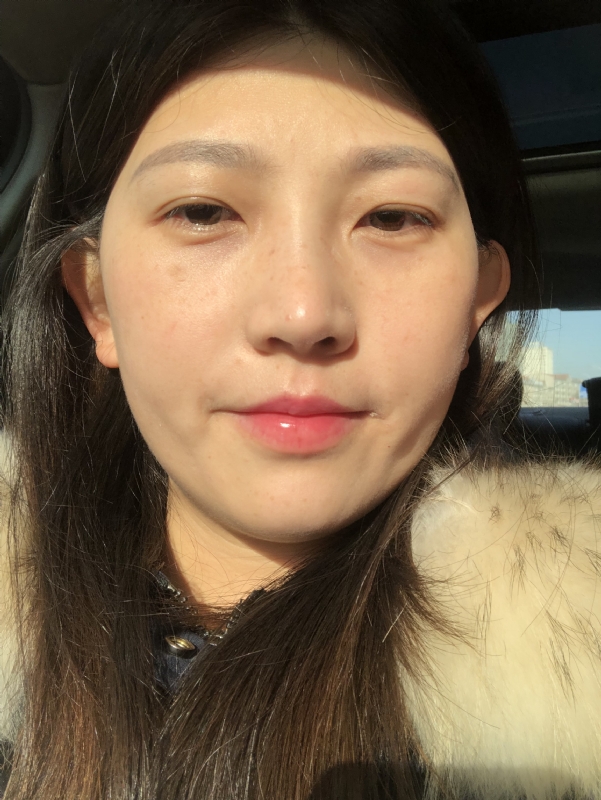轻闭双眼的第一张照片--杭州相亲服务中心