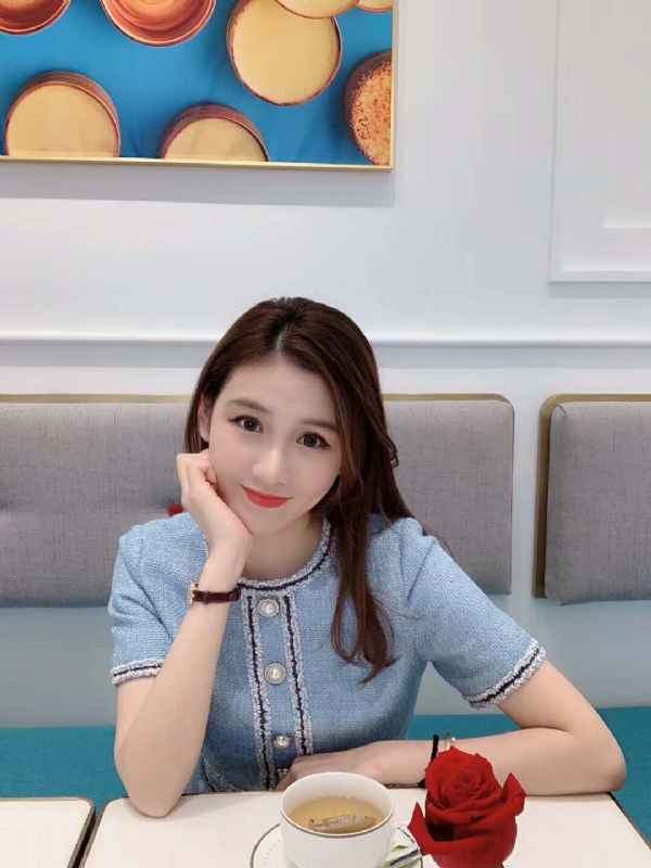 Emily的第二张照片--杭州相亲服务中心