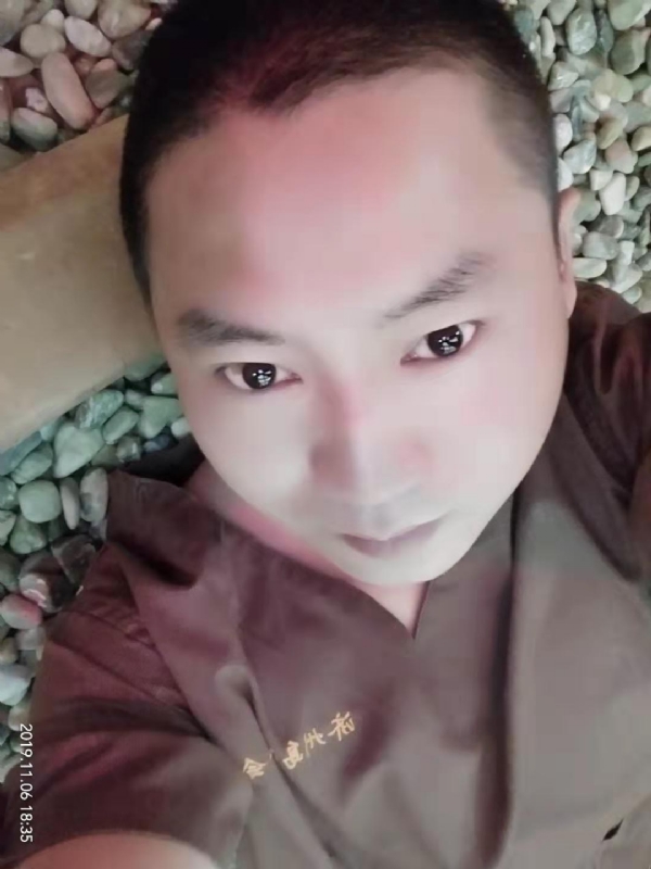 红枫叶的第一张照片--杭州相亲服务中心