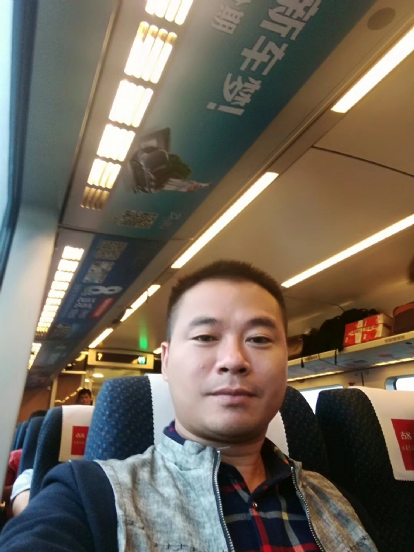 等爱的人的第一张照片--杭州相亲服务中心