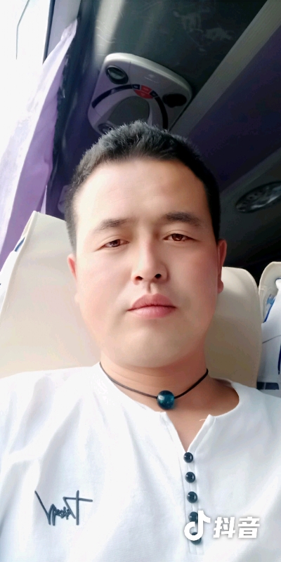 瞬间被爱上的第一张照片--杭州相亲服务中心