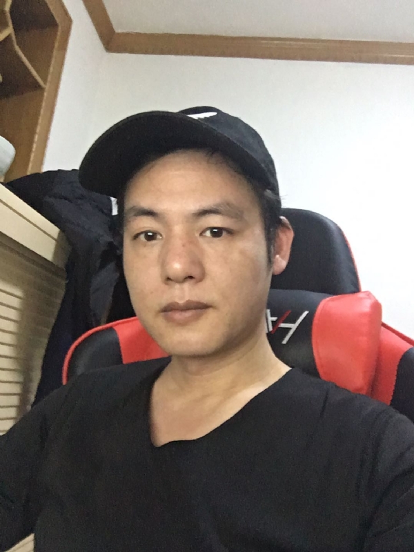 扛枪打鸟的第一张照片--杭州相亲服务中心