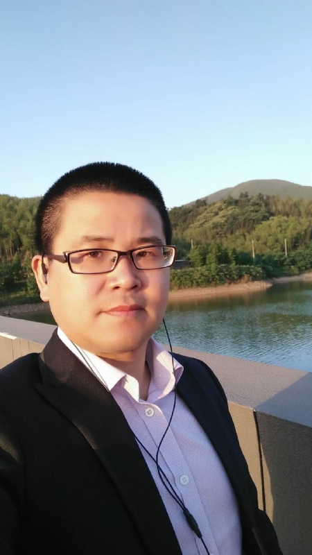 顾律师的第三张照片--杭州相亲服务中心