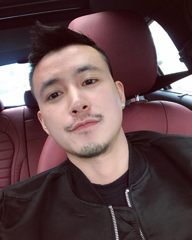 隆刘的第一张照片--杭州相亲服务中心