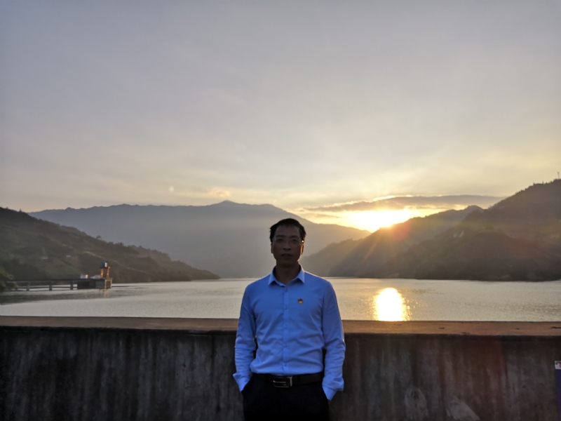 庸人自扰的第一张照片--杭州相亲服务中心