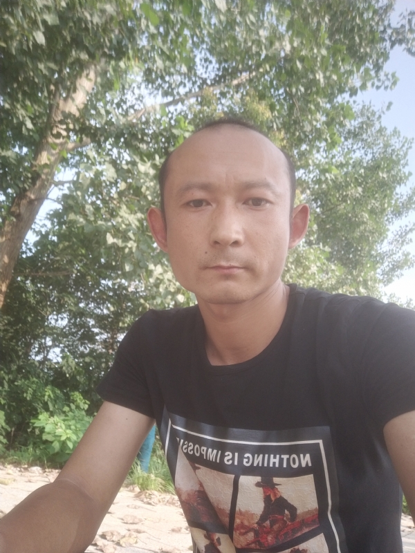 80大叔的第二张照片--杭州相亲服务中心