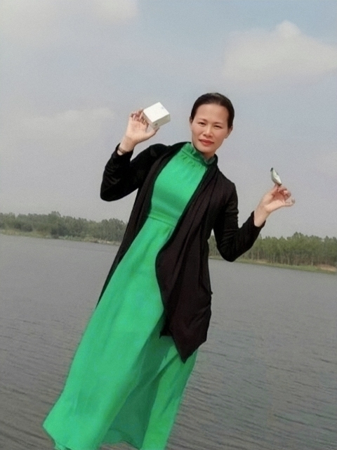 李梅的第三张照片--杭州相亲服务中心