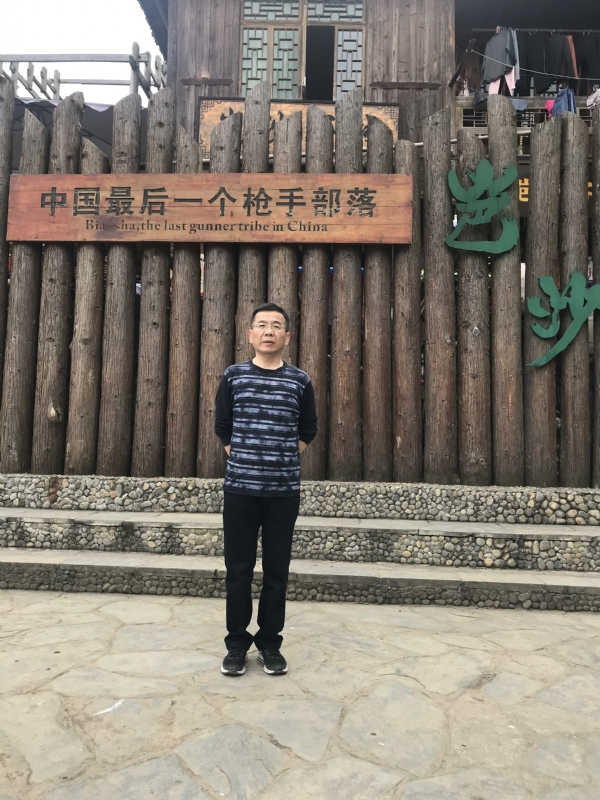 屯里的富豪的第一张照片--杭州相亲服务中心