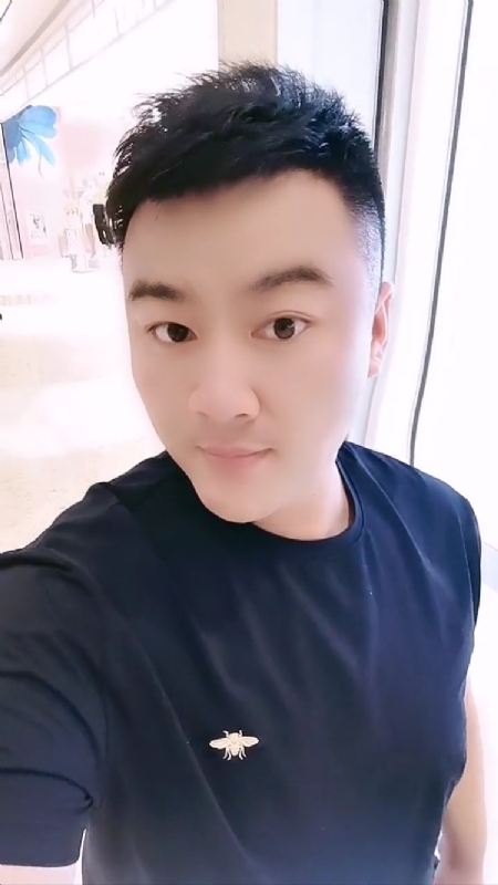 微风徐徐的第一张照片--杭州相亲服务中心