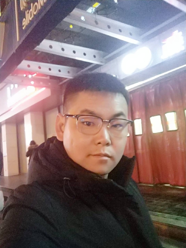 杜跃龙的第二张照片--杭州相亲服务中心