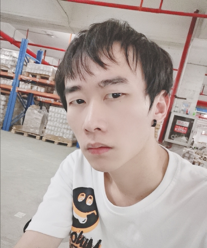 巷子里的猫的第一张照片--杭州相亲服务中心
