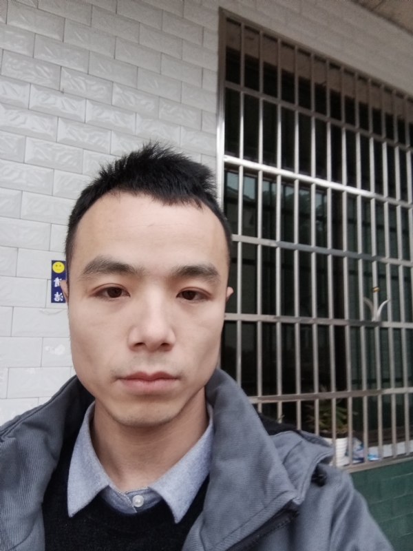 笑得那么开心的第二张照片--杭州相亲服务中心