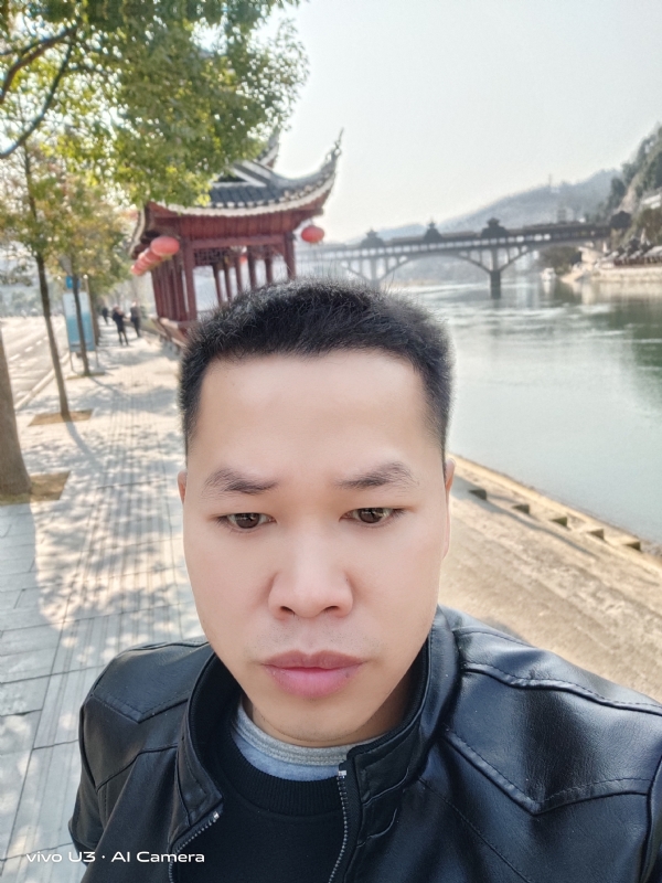 啊锦的第一张照片--杭州相亲服务中心