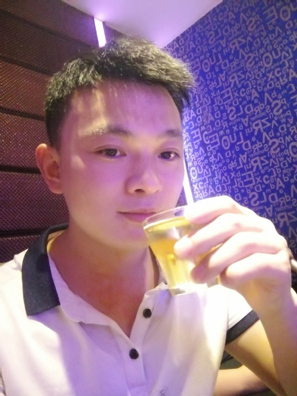 幸福的拥抱的第一张照片--杭州相亲服务中心