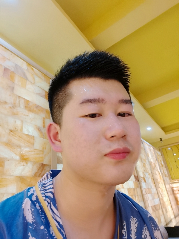 六月与阿十二的第一张照片--杭州相亲服务中心
