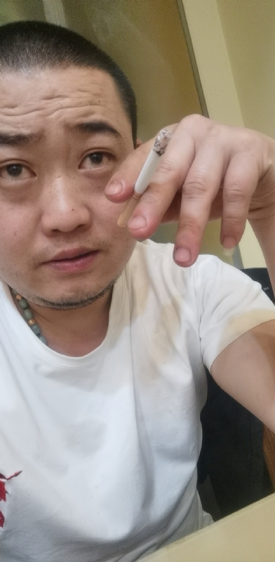 孤独的螃蟹的第一张照片--杭州相亲服务中心