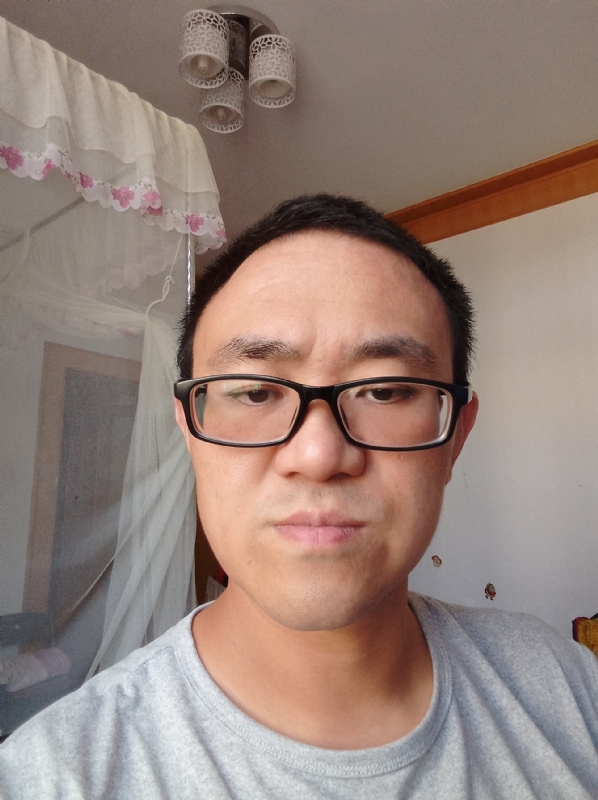 小涨常鸿的第一张照片--杭州相亲服务中心
