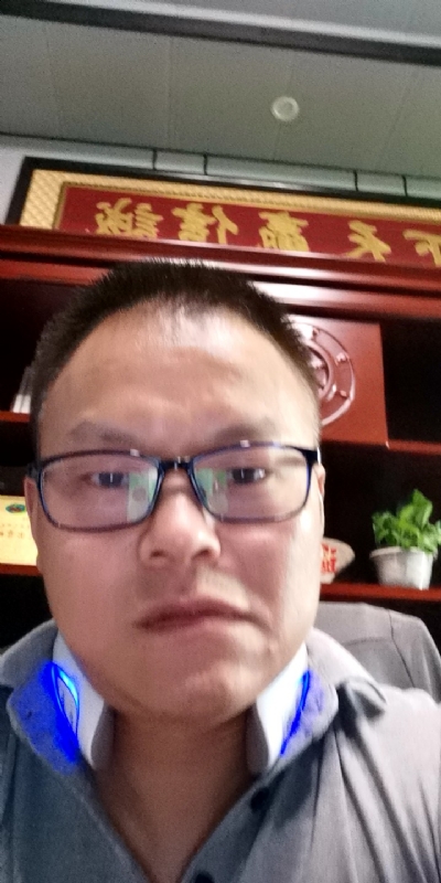 模具工匠的第一张照片--杭州相亲服务中心