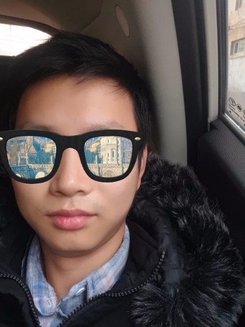 请问揉揉头的第一张照片--杭州相亲服务中心