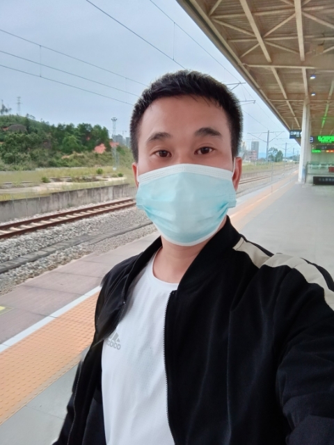 小李的第一张照片--杭州相亲服务中心