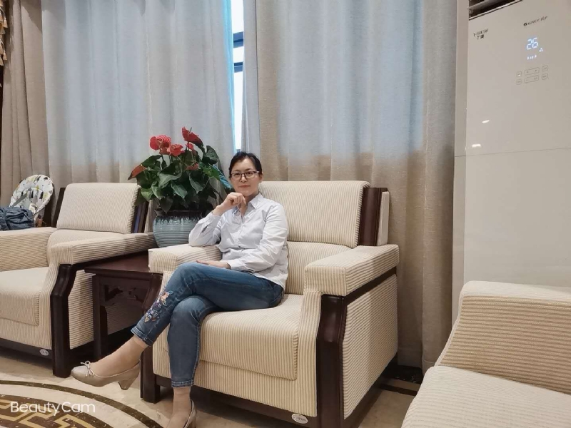 秋水伊人的第一张照片--杭州相亲服务中心