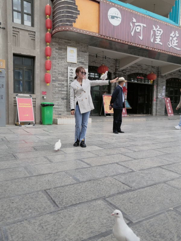 艳艳的第一张照片--杭州相亲服务中心