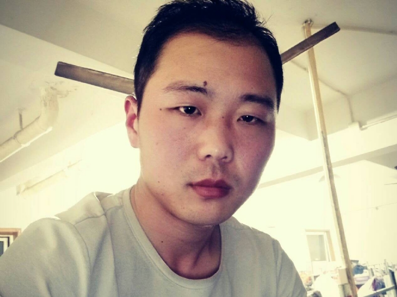 听听那冷雨的第二张照片--杭州相亲服务中心