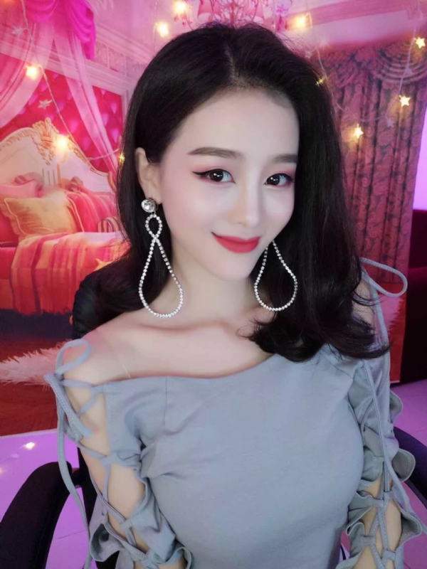 Cici的第三张照片--杭州相亲服务中心