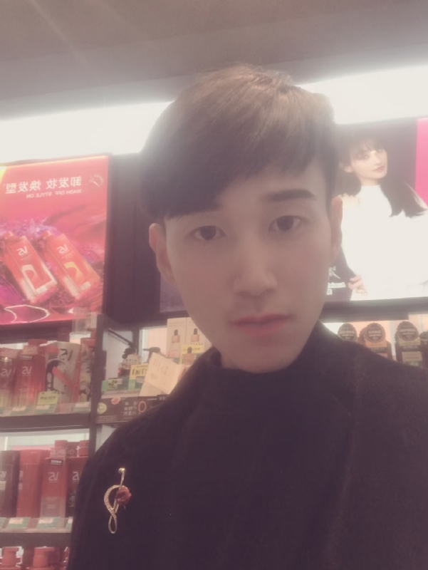 唯美的爱情故事的第一张照片--杭州相亲服务中心
