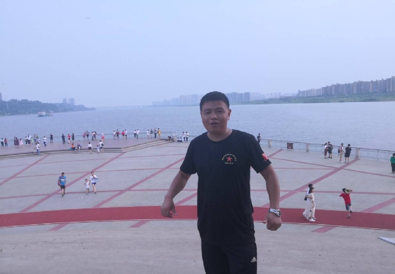 曾经心疼的我的第一张照片--杭州相亲服务中心