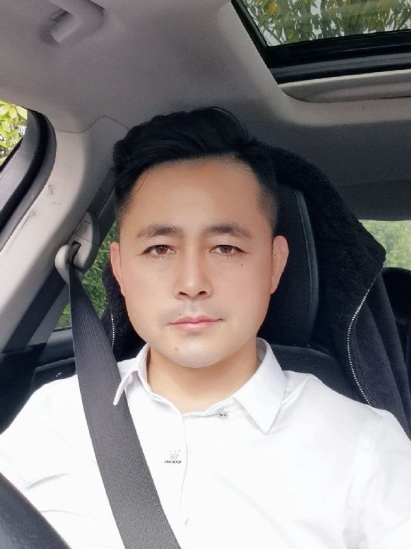 阿华大人的第一张照片--杭州相亲服务中心