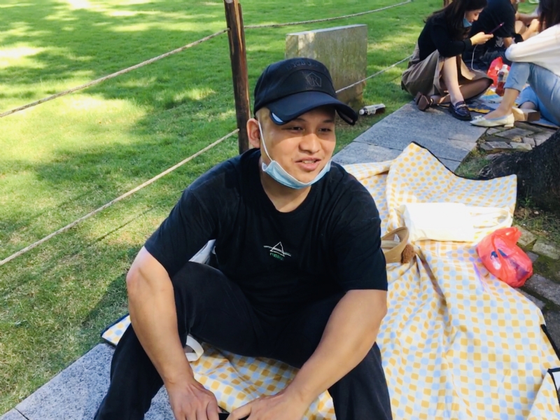 好大一颗石头的第一张照片--杭州相亲服务中心