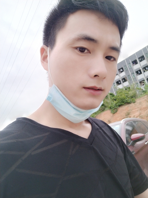何凡的第二张照片--杭州相亲服务中心