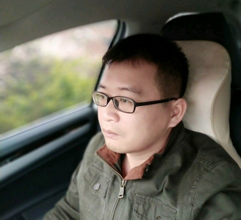 海风吹动你的心的第二张照片--杭州相亲服务中心