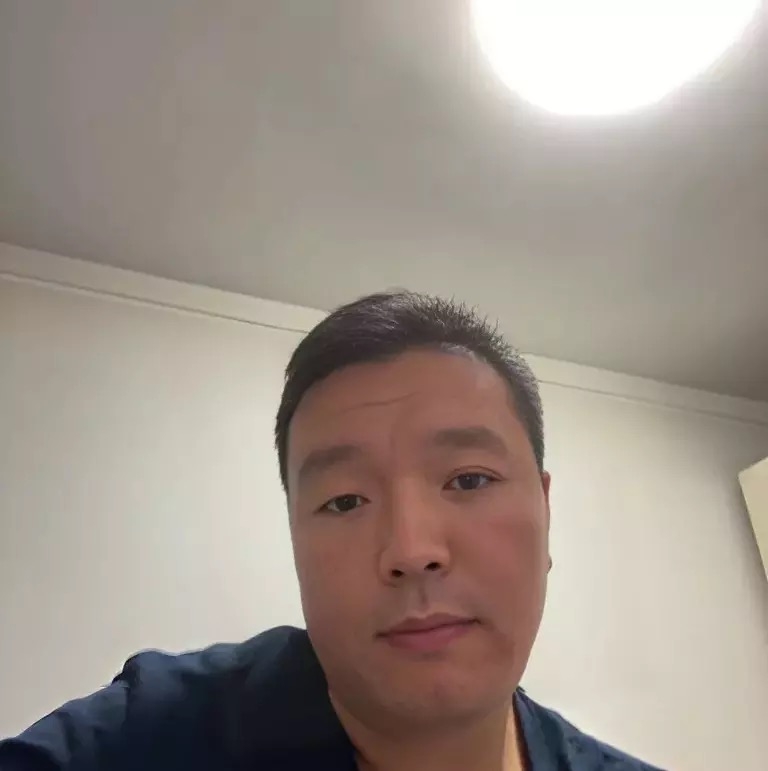 穿唐装的松鼠的第一张照片--杭州相亲服务中心