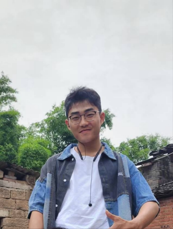 越努力越幸运的第一张照片--杭州相亲服务中心