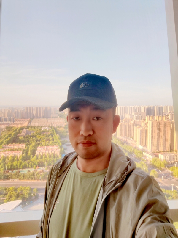 勇攀高峰的第一张照片--杭州相亲服务中心