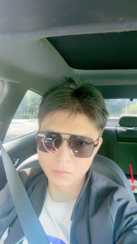 怀念的第一张照片--杭州相亲服务中心