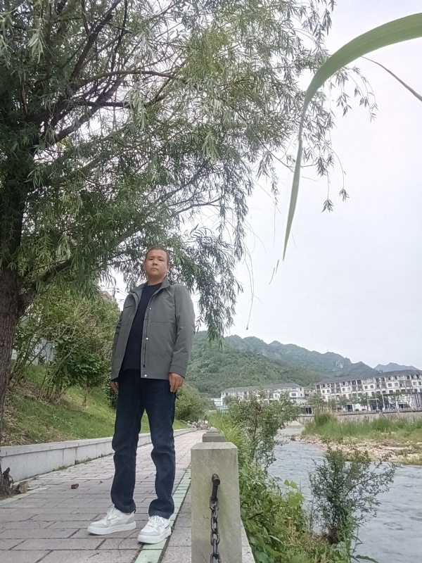 飞雪飘零的第一张照片--杭州相亲服务中心