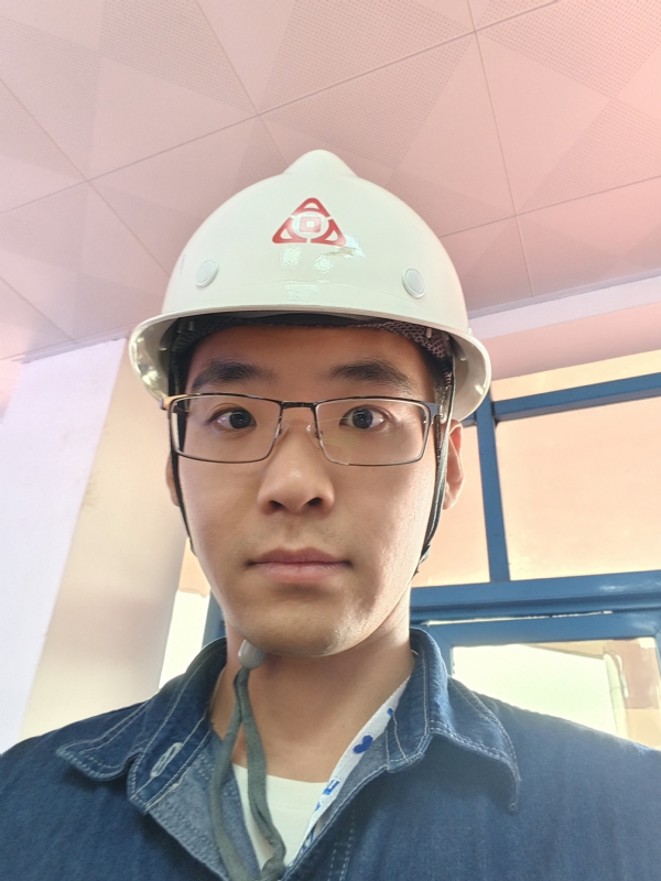 何鹏宇的第二张照片--杭州相亲服务中心