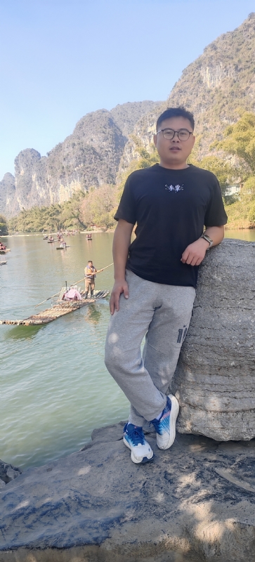 受过伤的狼的第三张照片--杭州相亲服务中心