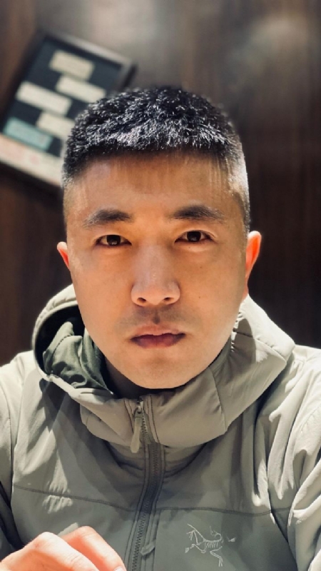 山中何缘的第一张照片--杭州相亲服务中心