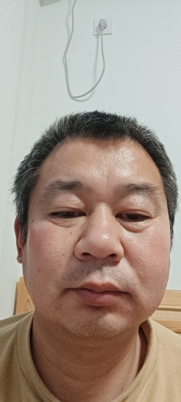 龙万的第一张照片--杭州相亲服务中心