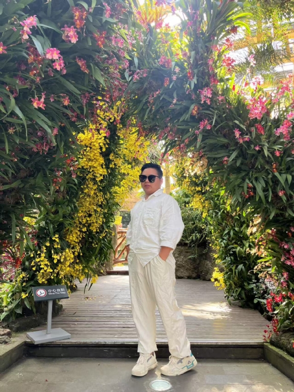 少一点的第一张照片--杭州相亲服务中心