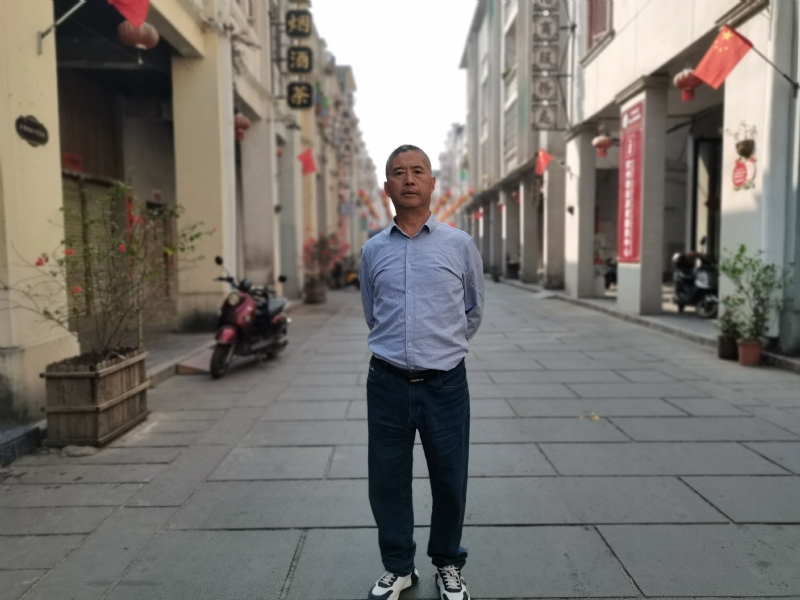 一粒尘埃的第一张照片--杭州相亲服务中心