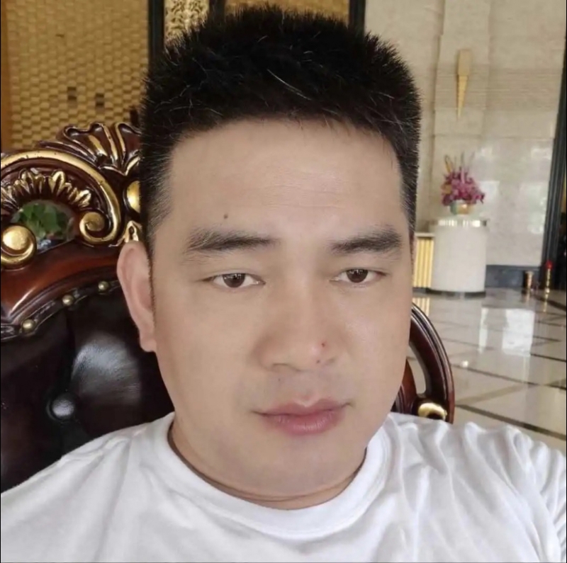随风的第一张照片--杭州相亲服务中心