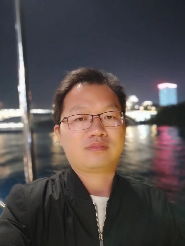 祝你平安的第一张照片--杭州相亲服务中心