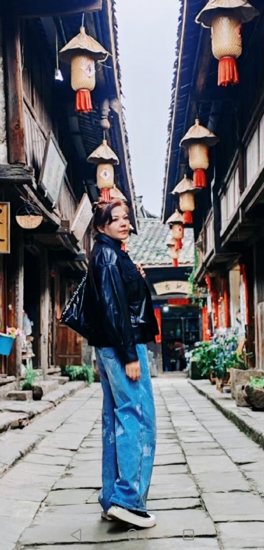 宛霞的第五张照片--杭州相亲服务中心